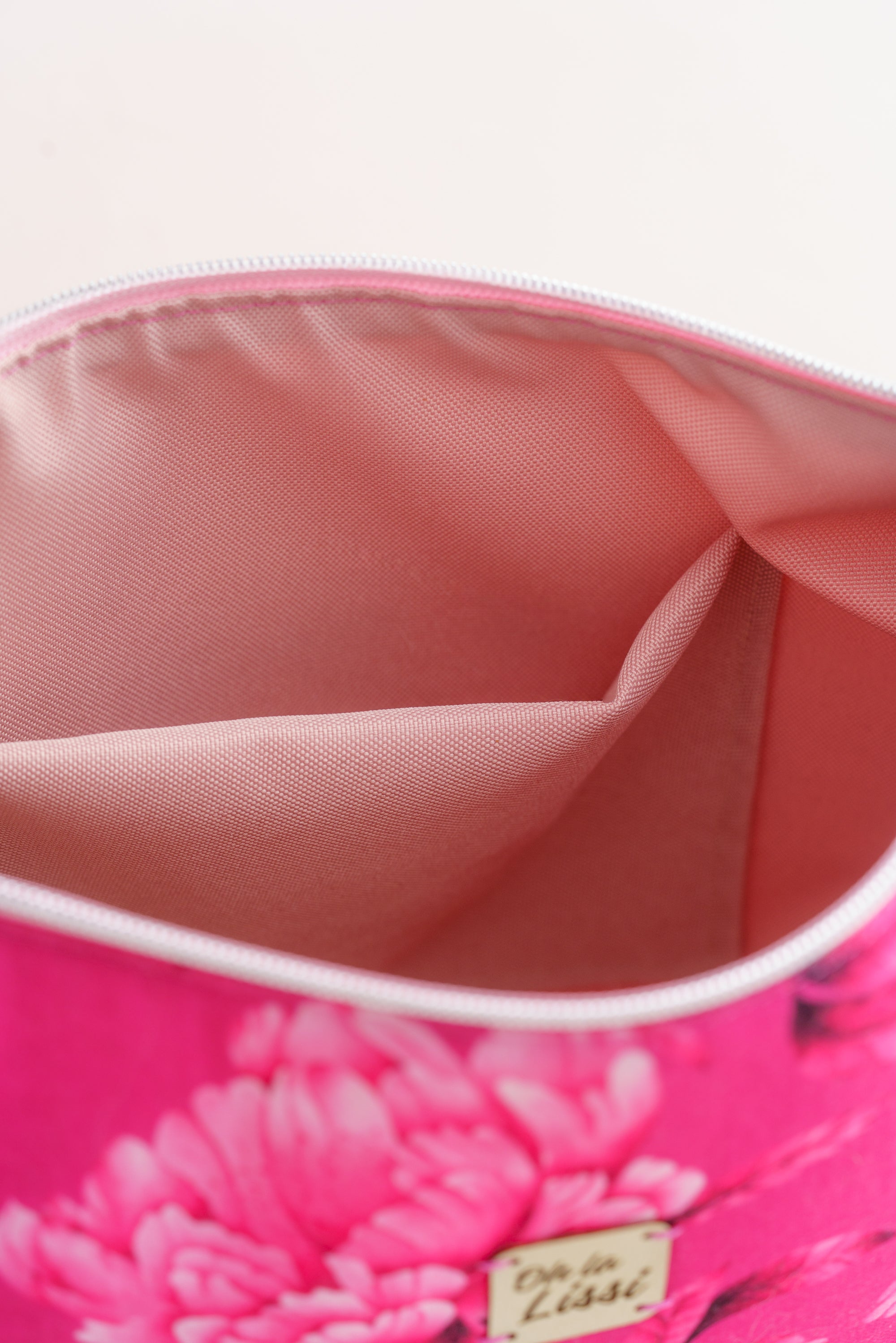 Crossbody Tasche mit pinken Pfingstrosen – Stofftasche handgemacht