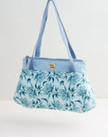 Schultertasche hellblau mit pfingstrosen  Muster