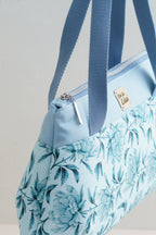 Schultertasche hellblau mit pfingstrosen  Muster