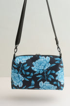 Crossbody Bag mit Pfingstrosen