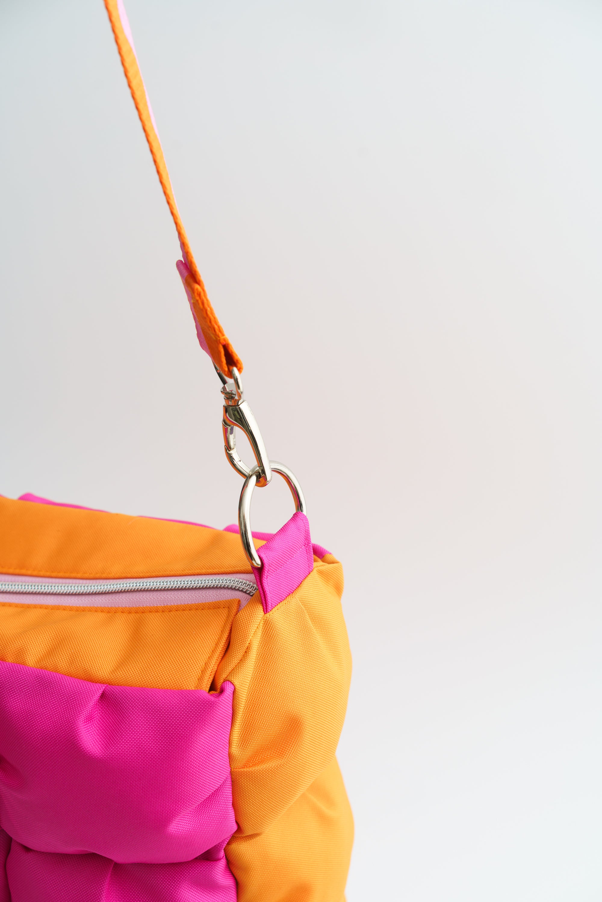 Puffer Tasche Pink Orange 35x31x15 cm aus Outdoor Stoff