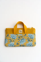 Kosmetiktasche "Pfingstrosen" Senfgelb – Pouch mit Aquarell-Blumen - Oh la Lissi