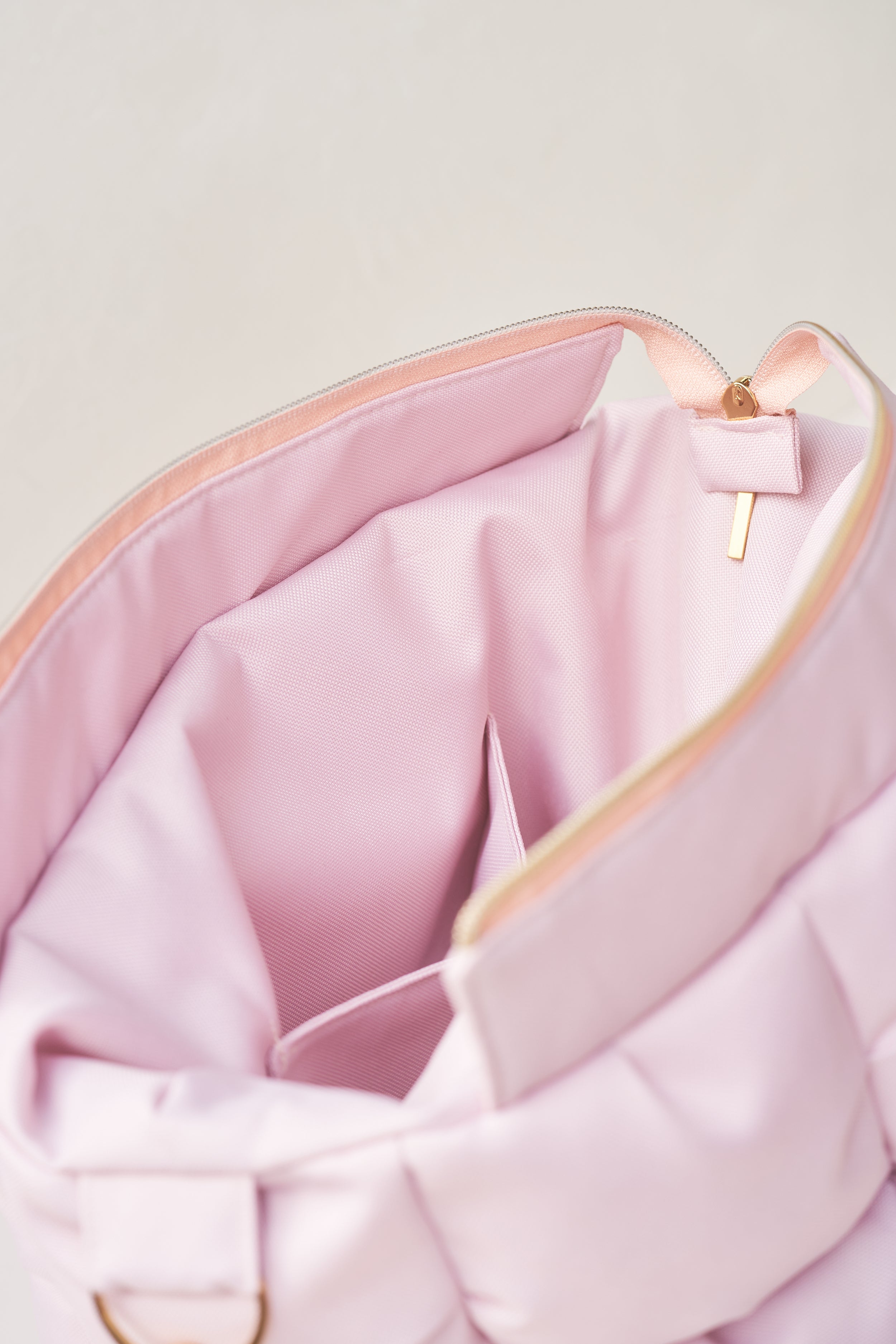 Puffer Umhängetasche Tasche rosa 35x31x15 cm aus Outdoor Stoff