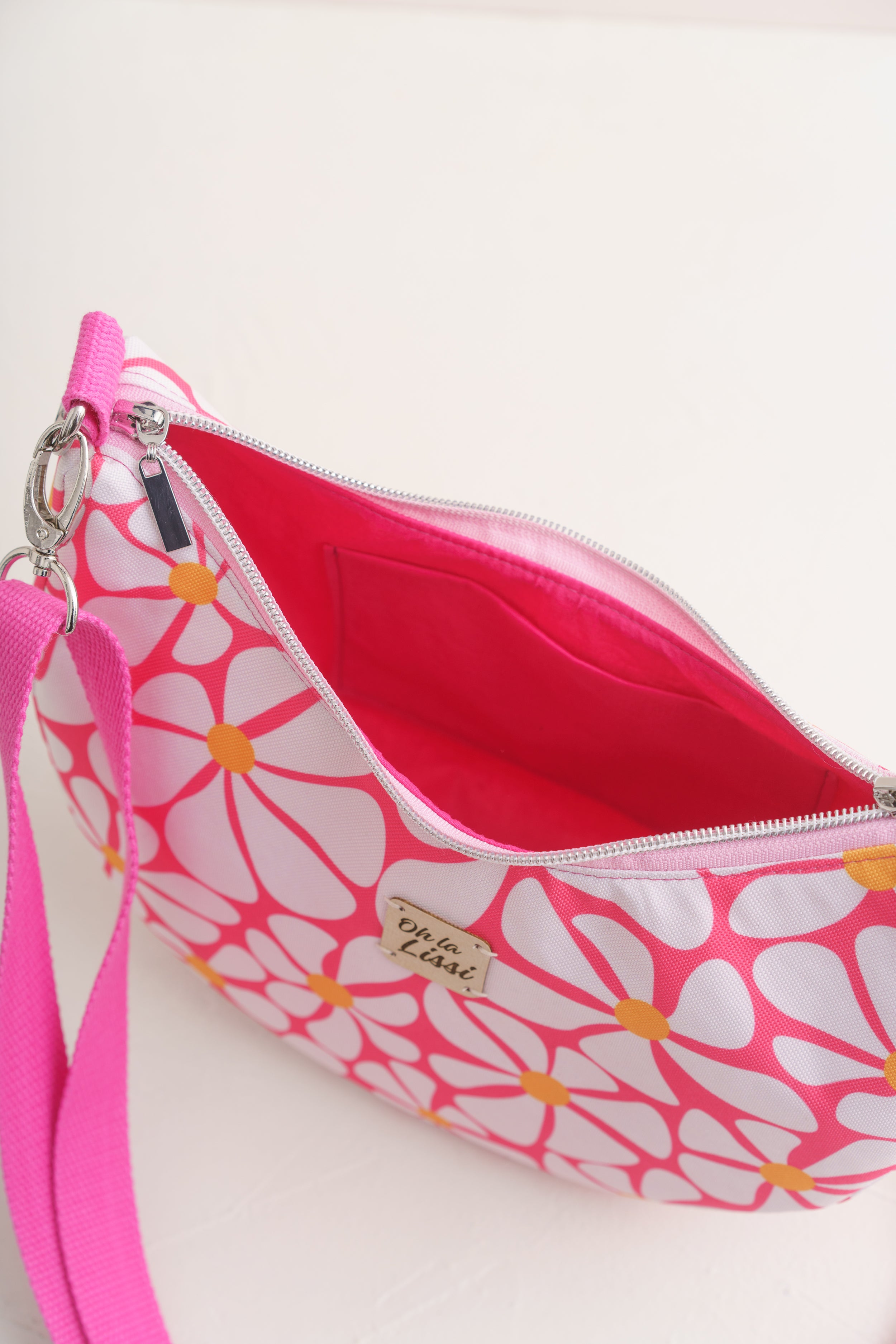 Handgenähte Half Moon Bag Bananentasche mit Retro-Blumenmuster – Pinke Umhängetasche