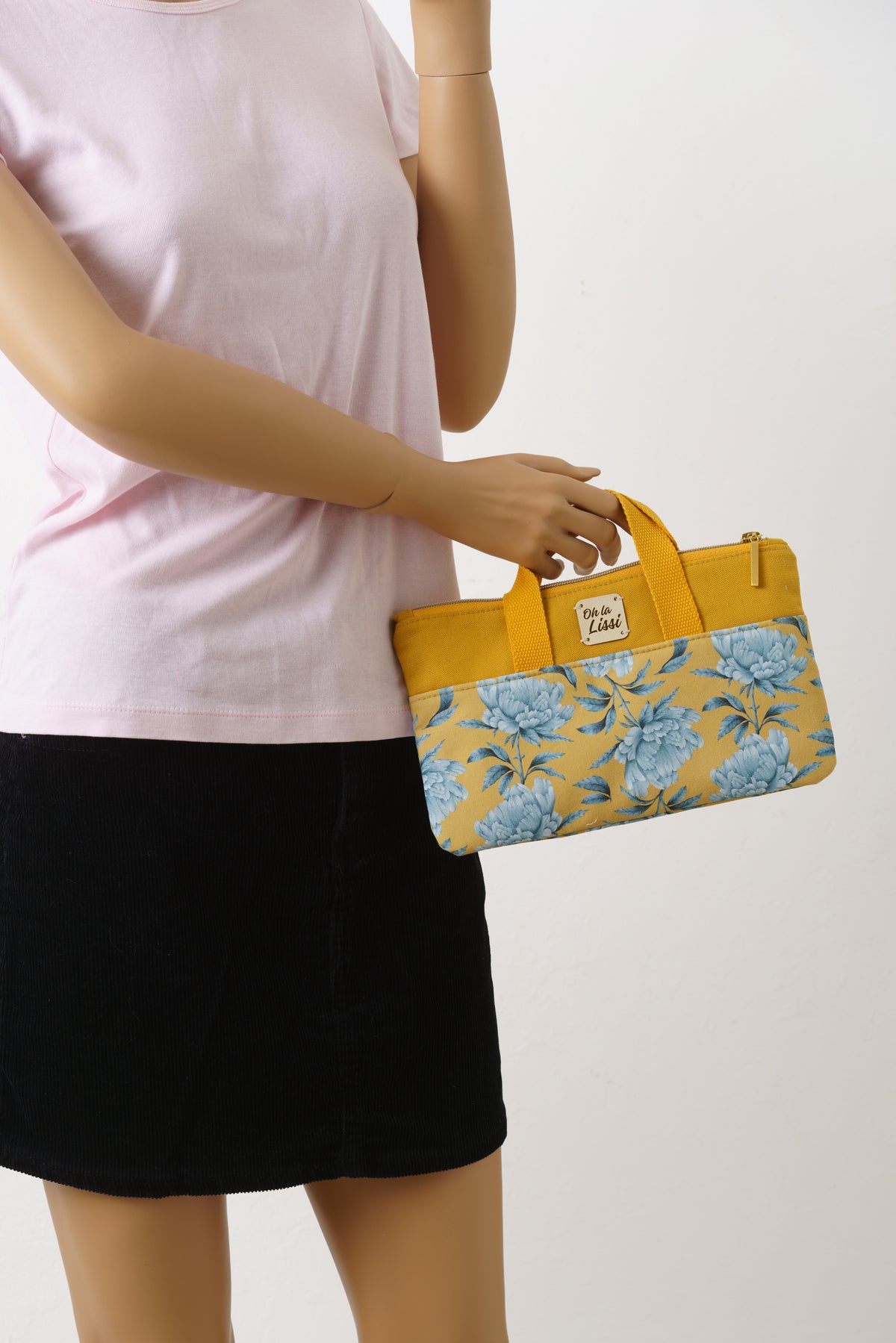 Kosmetiktasche "Pfingstrosen" Senfgelb – Pouch mit Aquarell-Blumen - Oh la Lissi