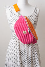 Handgenähte Crossbody Bag aus Cord in Pink und Orange