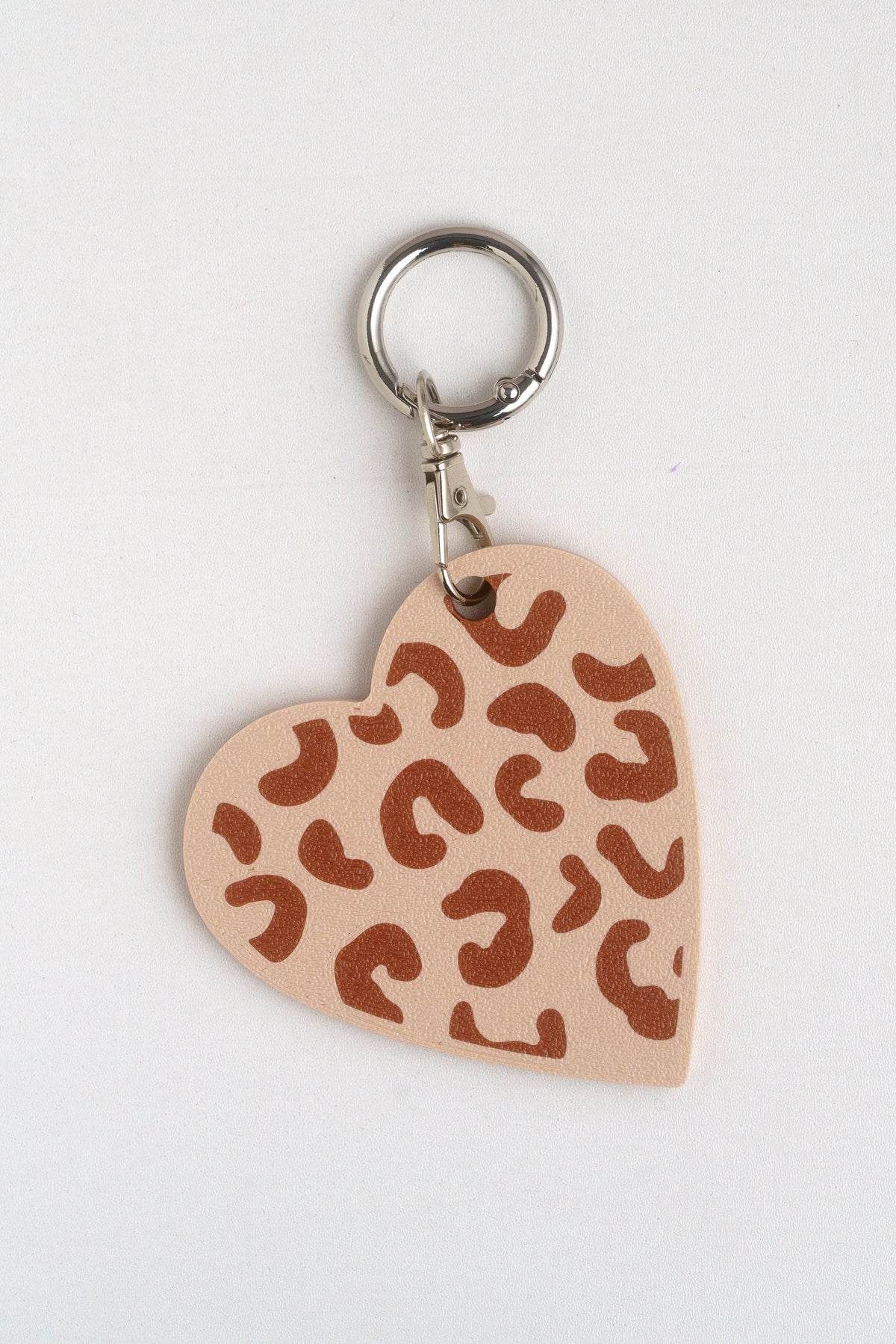 Taschenanhänger "Leo-Herz" – Bag Charm mit Leopardenmuster - Oh la Lissi