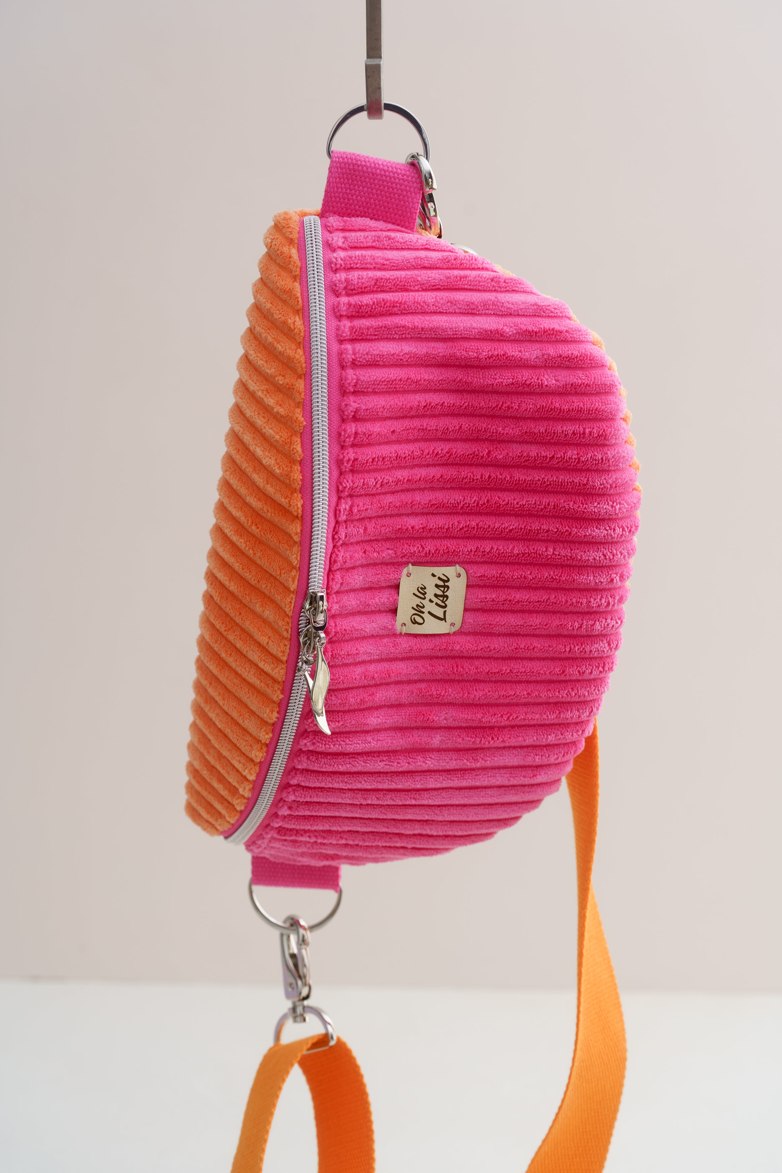 Handgenähte Crossbody Bag aus Cord in Pink und Orange