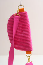 Handgenähte Crossbody Bag aus Cord in Orange und Pink
