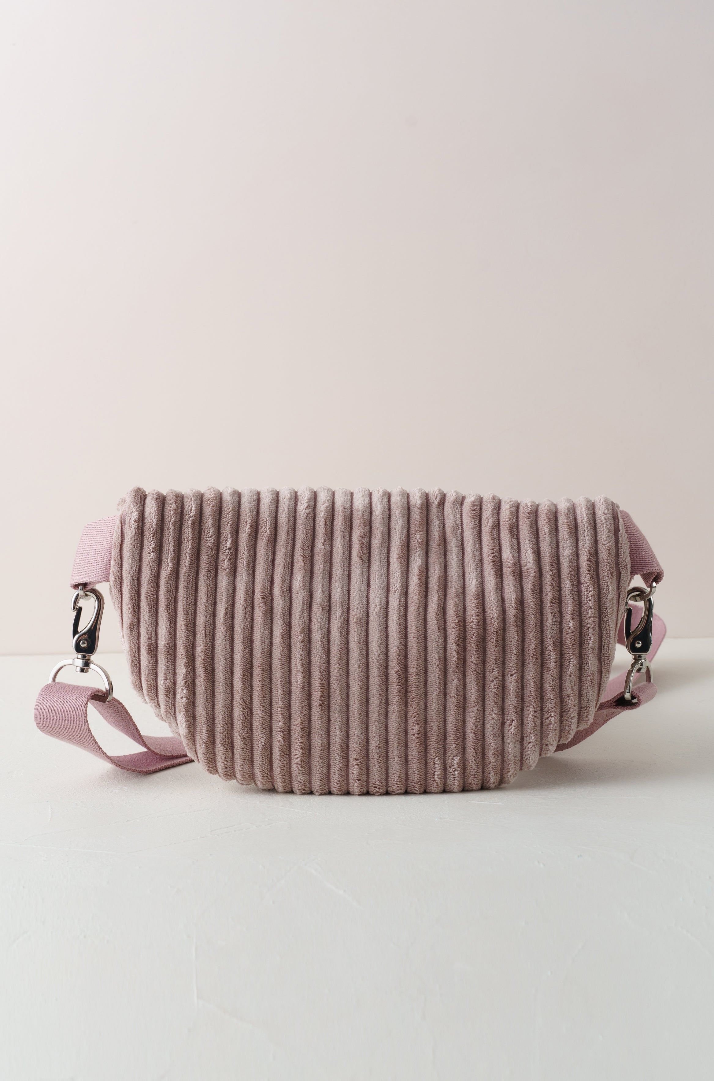 Bauchtasche aus altrosa Cord handgenäht