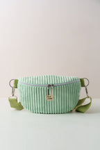 Hellgrüne Bauchtasche aus Cord handgenäht