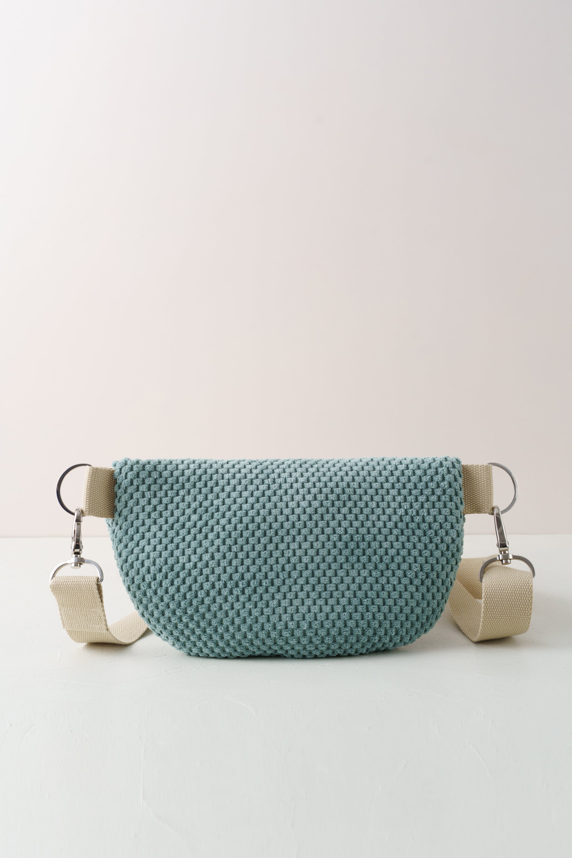 Bauchtasche aus wasserabweisendem Waffelcord altgrün handgenäht