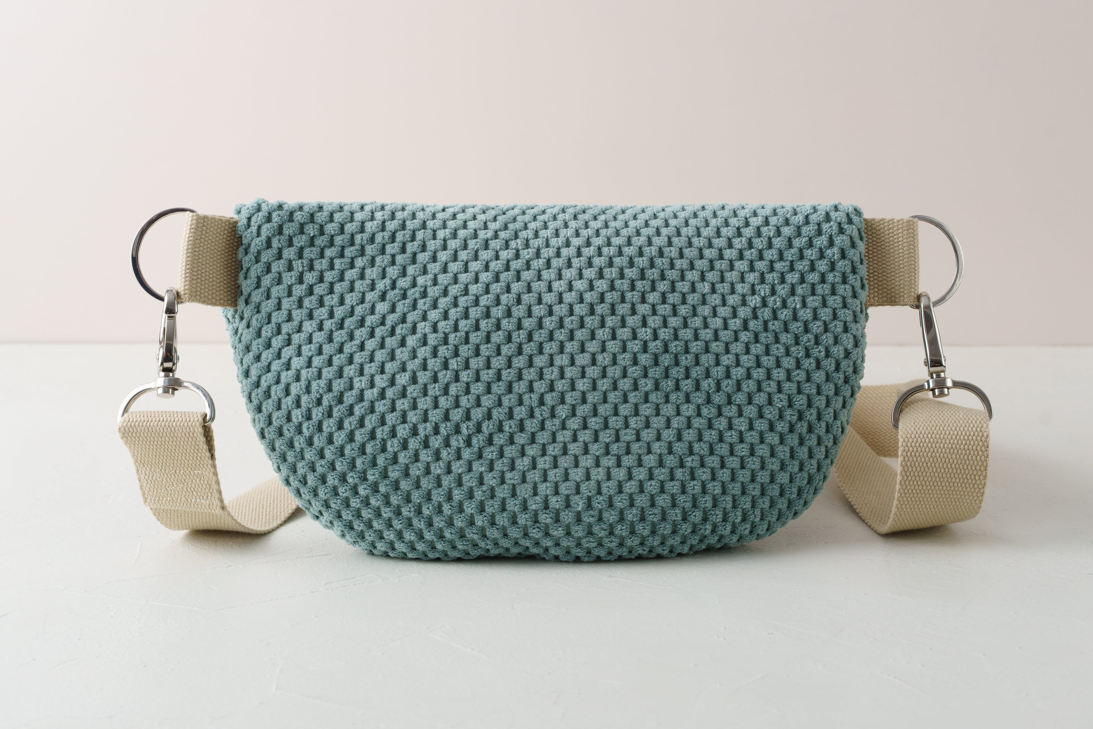 Bauchtasche aus wasserabweisendem Waffelcord altgrün handgenäht