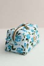 Kosmetiktasche Blüten Blau wasserabweisend | Kleine Boxy Bag