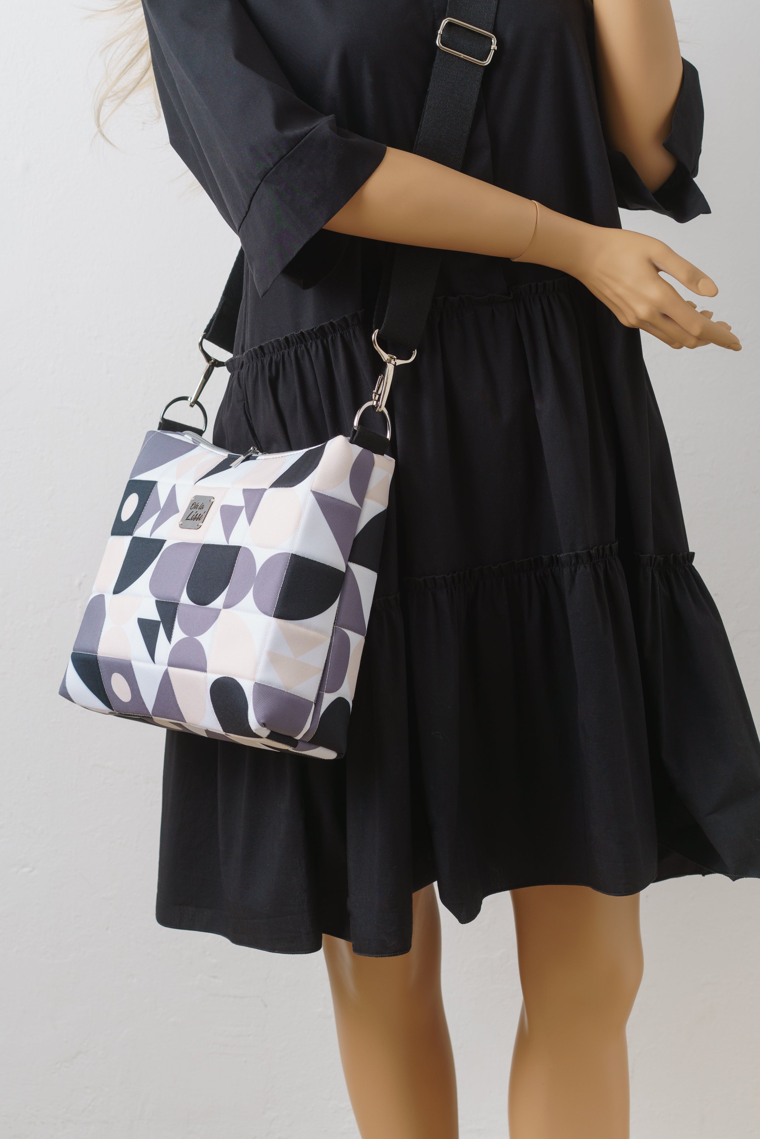 Umhängetasche Bauhaus in Schwarz, Grau und Beige