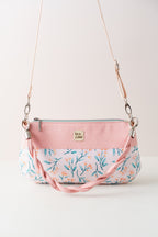Crossbody Bag, Schultertasche und Handtasche in Rosé mit Blütenmuster