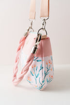 Crossbody Bag, Schultertasche und Handtasche in Rosé mit Blütenmuster
