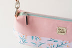 Crossbody Bag, Schultertasche und Handtasche in Rosé mit Blütenmuster
