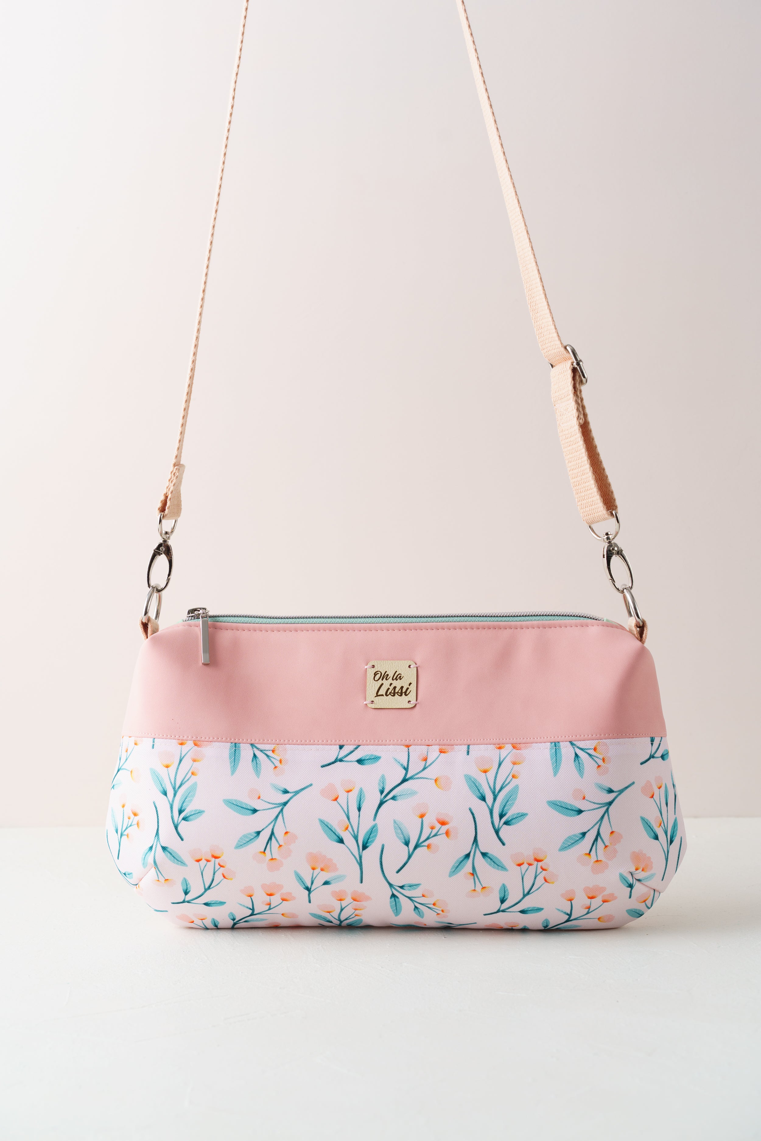 Crossbody Bag, Schultertasche und Handtasche in Rosé mit Blütenmuster