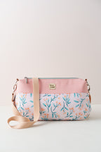 Crossbody Bag, Schultertasche und Handtasche in Rosé mit Blütenmuster