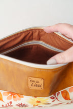 Crossbody Bag und Schultertasche mit Blumenmuster in Braun