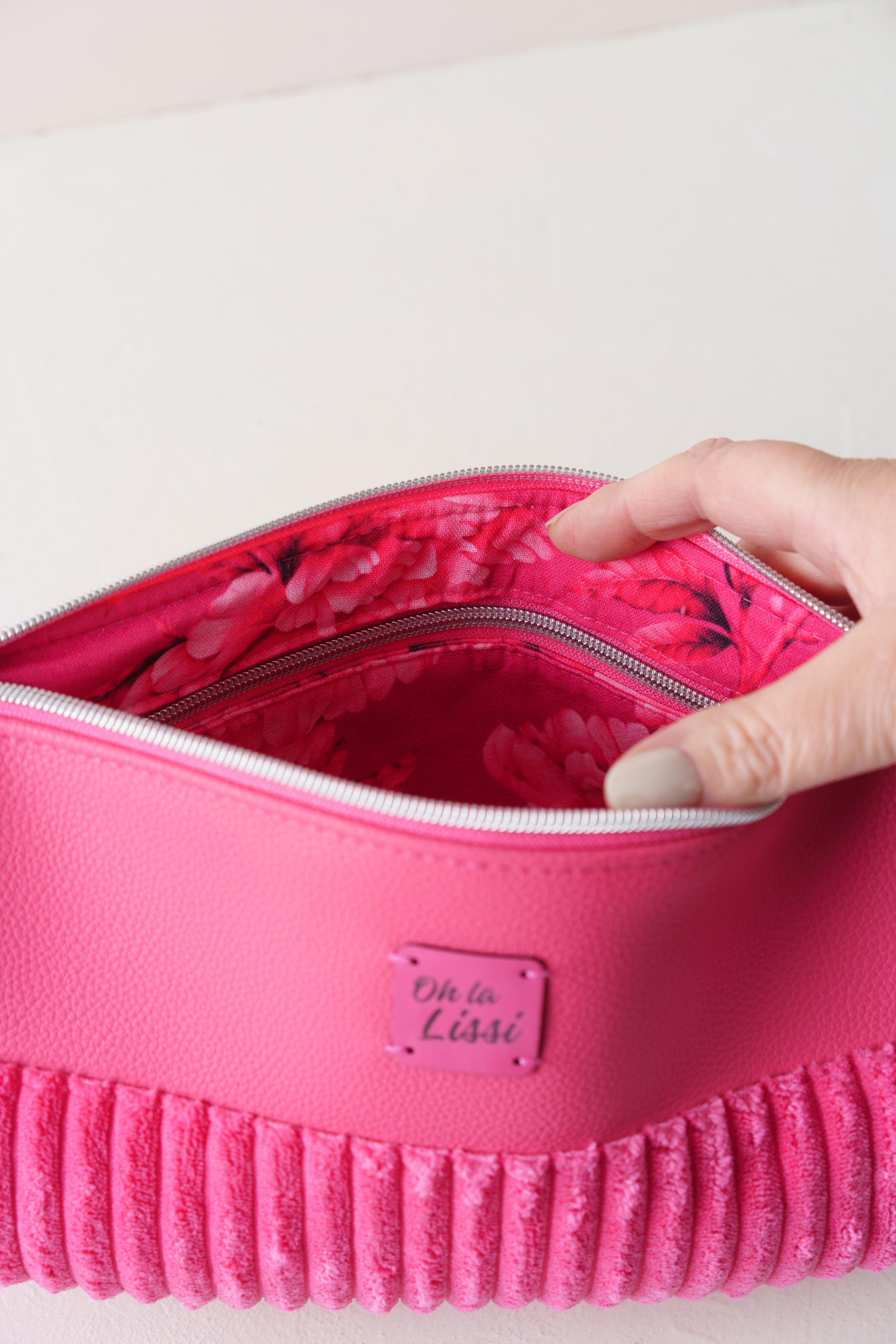 Pinkfarbene Crossbody Bag, Schultertasche und Handtasche aus Cord
