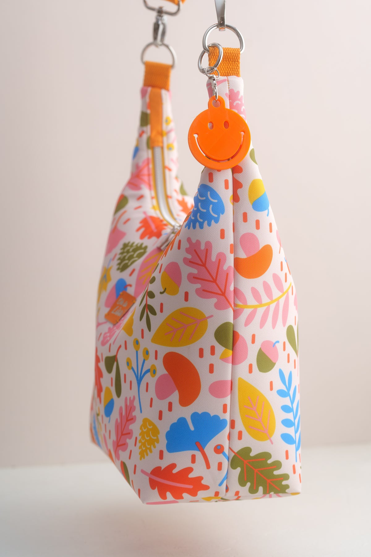 Umhängetasche Herbstmuster bunt – Crossbody Bag mit Blättern und Pilzen - Oh la Lissi