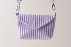 Pouch Crossbody Bag aus fliederfarbenem Cord