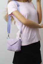 Pouch Crossbody Bag aus fliederfarbenem Cord