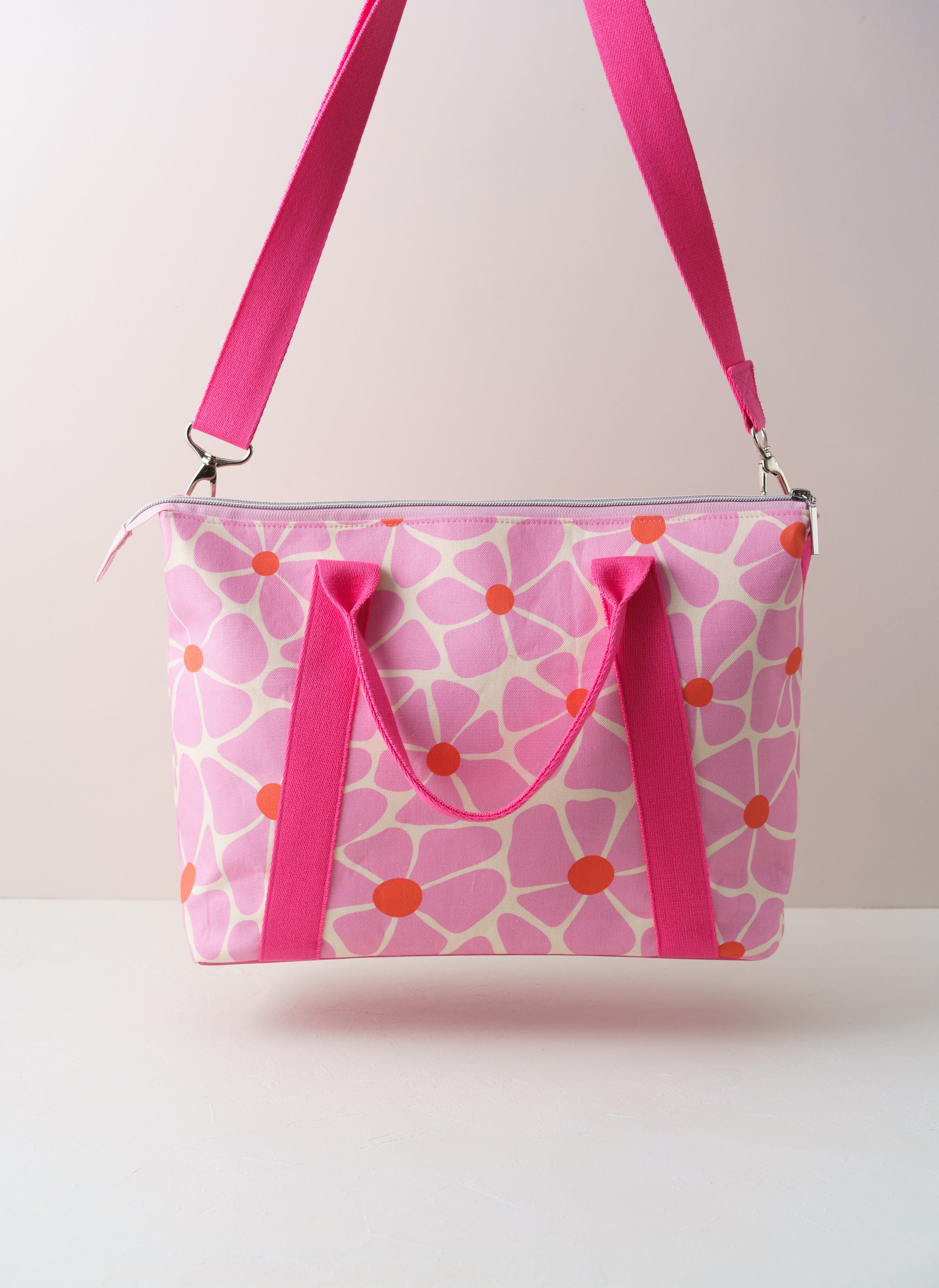 Großer Shopper Crossbody Bag mit Retro Blumen in Rosa und Orange